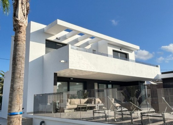 Algunas imágenes de nuestras última CONSTRUCCIÓN DE OBRA NUEVA